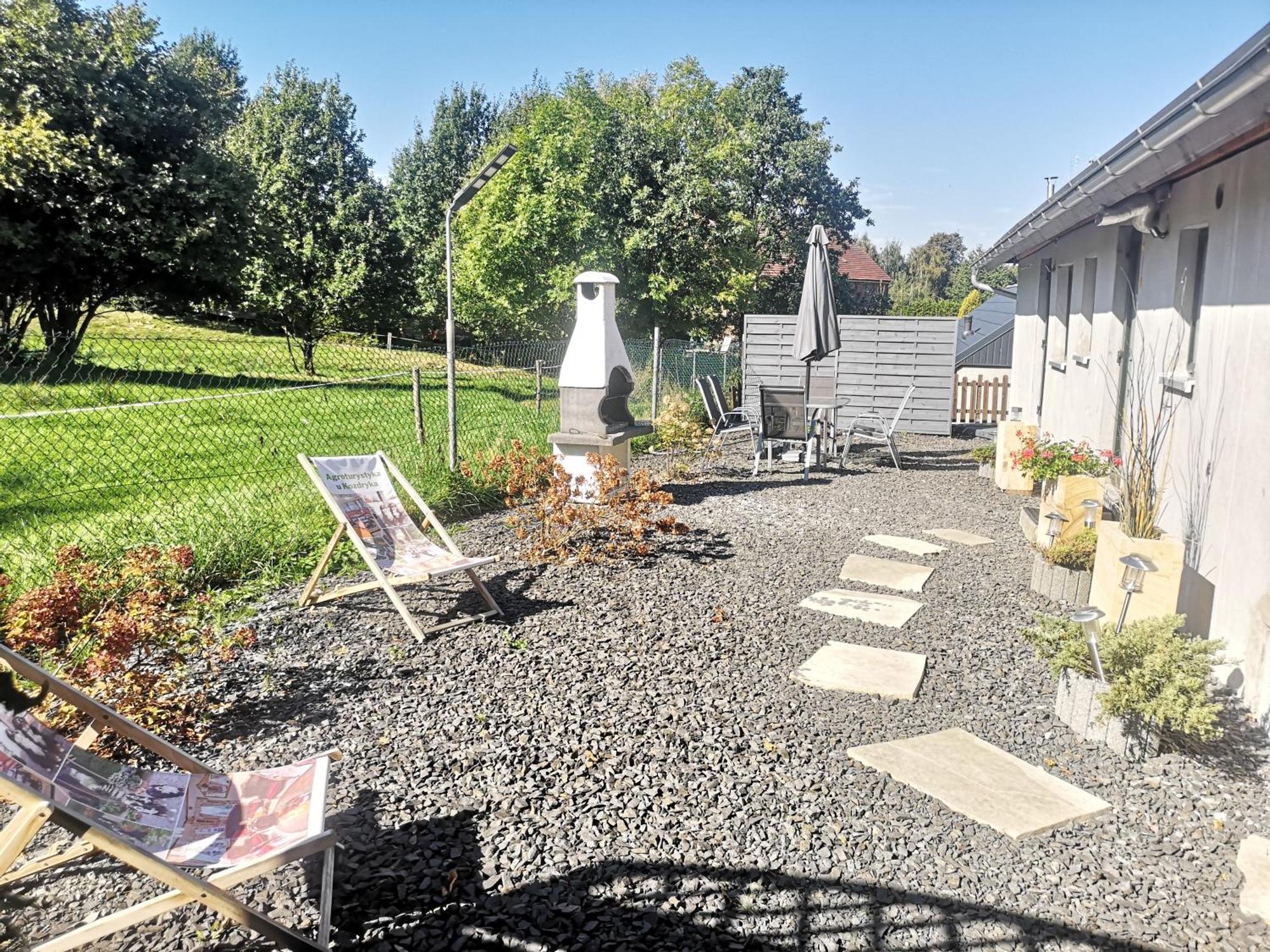 Agroturystyka U Kozdryka Leśna Exteriör bild