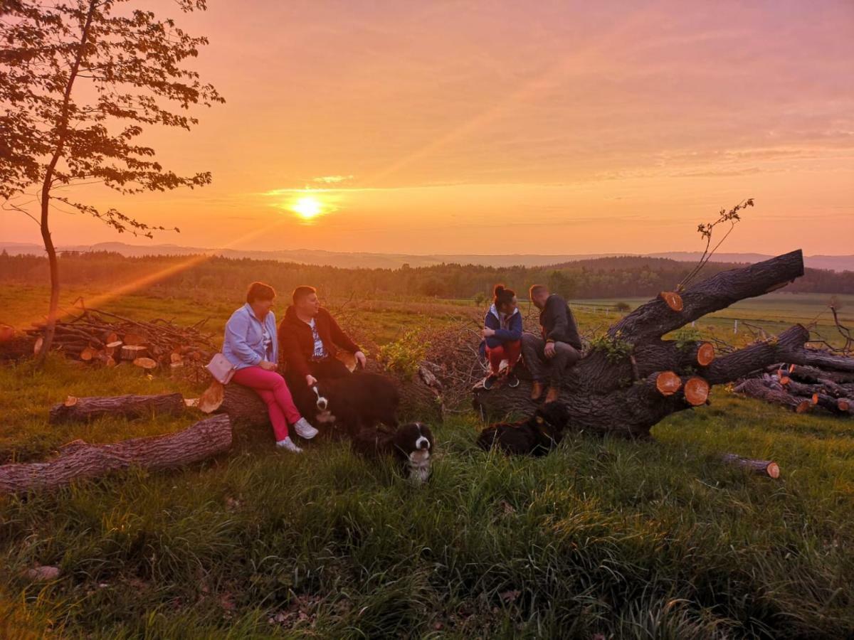 Agroturystyka U Kozdryka Leśna Exteriör bild